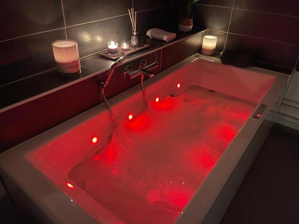 Suites Mana - La Perle Des Isles , Superbe Maison Art Deco Avec Balneotherapie Ретел Екстериор снимка