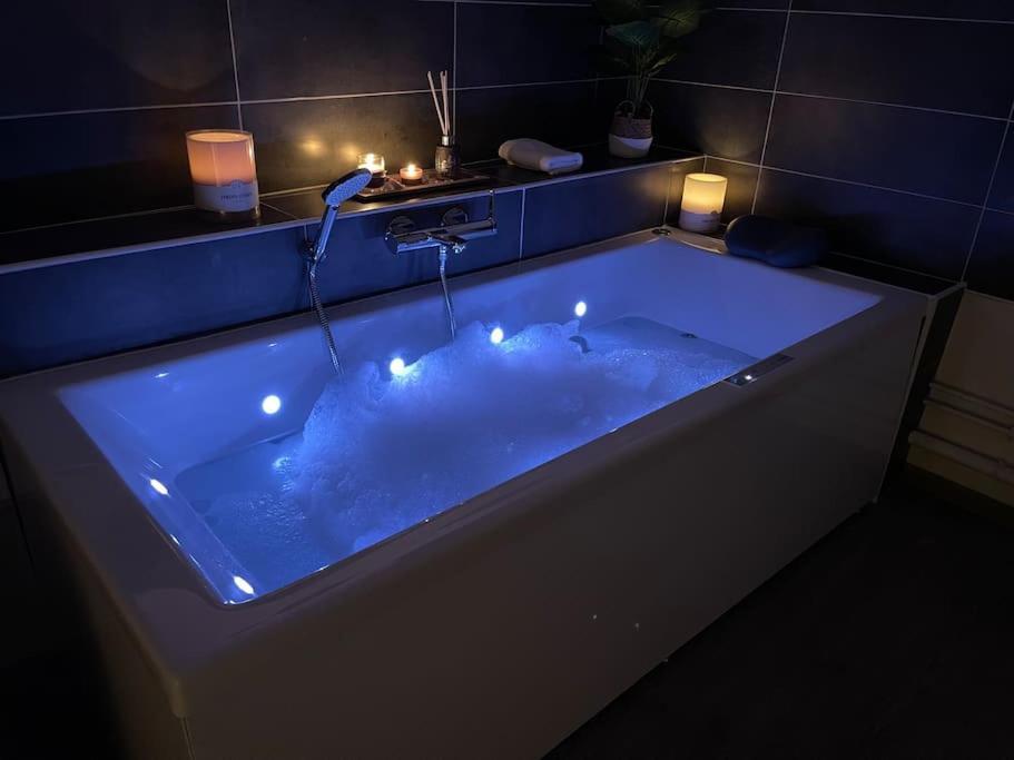 Suites Mana - La Perle Des Isles , Superbe Maison Art Deco Avec Balneotherapie Ретел Екстериор снимка